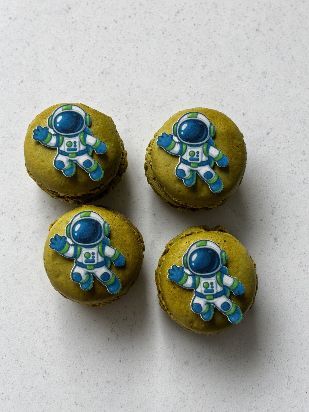 Ätbara toppers tema rymd ca 3 cm