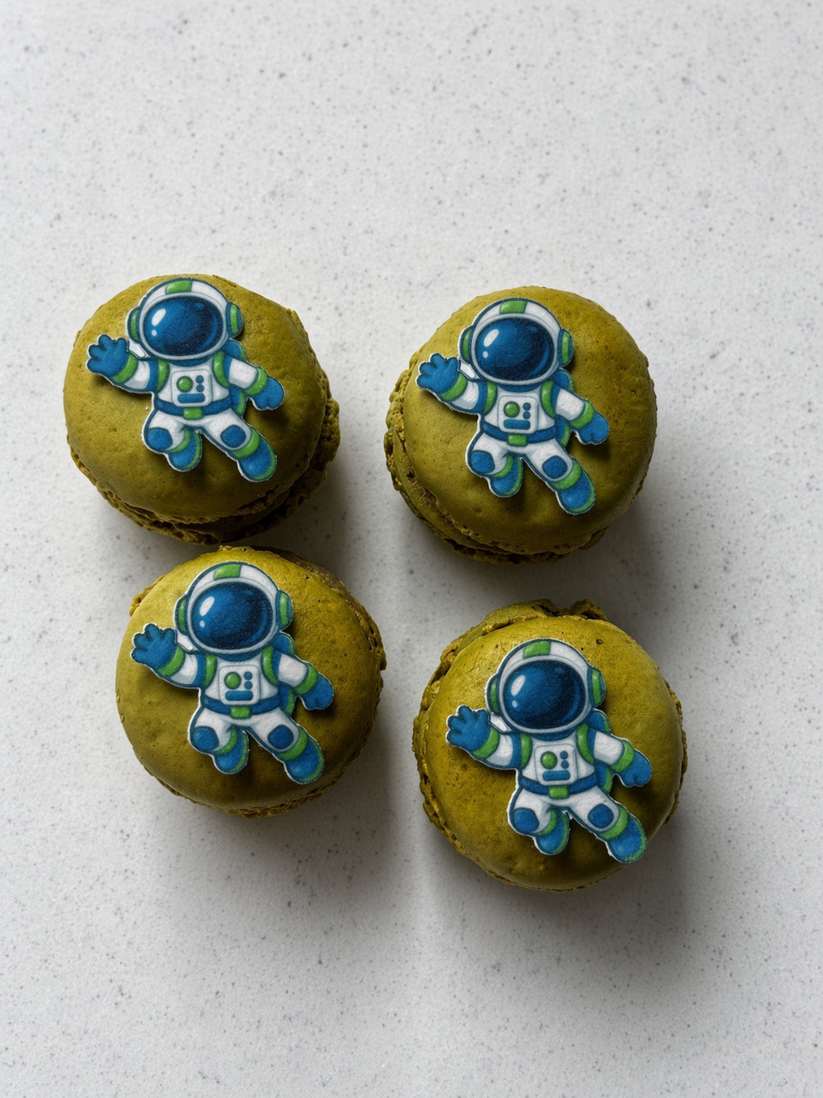Ätbara toppers tema rymd ca 3 cm